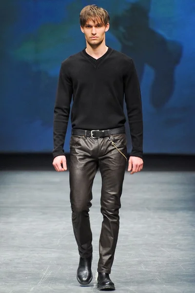 Look 9